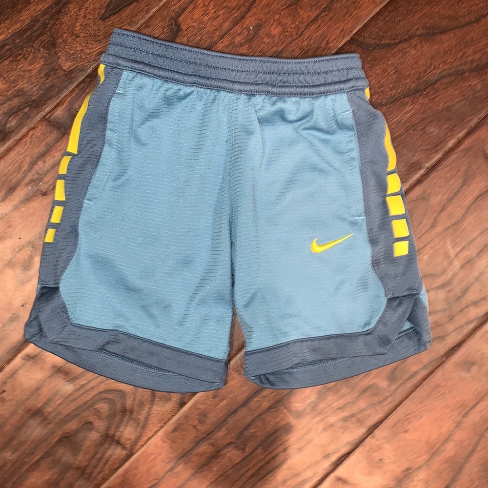 4 for $20 🫶🏻 Nike Shorts